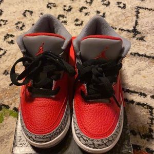 Little boys Jordan retro 3s size 11 red grey